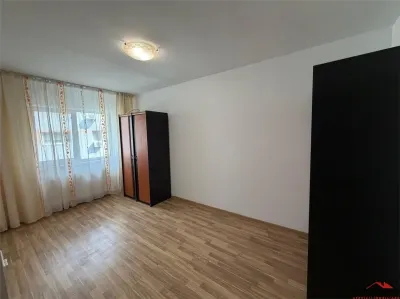 Apartament 2 camere, zona Plevnei , etaj 3 cu acoperis, renovat - foto 7