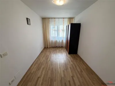 Apartament 2 camere, zona Plevnei , etaj 3 cu acoperis, renovat - foto 8