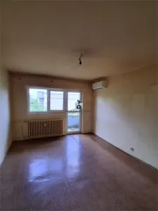 Apartament 3 camere Semidecomandat Al.Calinesti - foto 2