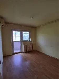 Apartament 3 camere Semidecomandat Al.Calinesti - foto 6